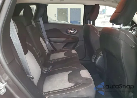 2014 Jeep Cherokee Latitude z USA, uszkodzony, nr VIN 1C4PJLCB2EW139335